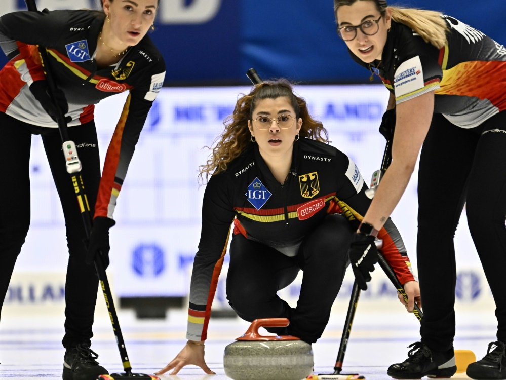 curling-frauen verlieren und steigen ab