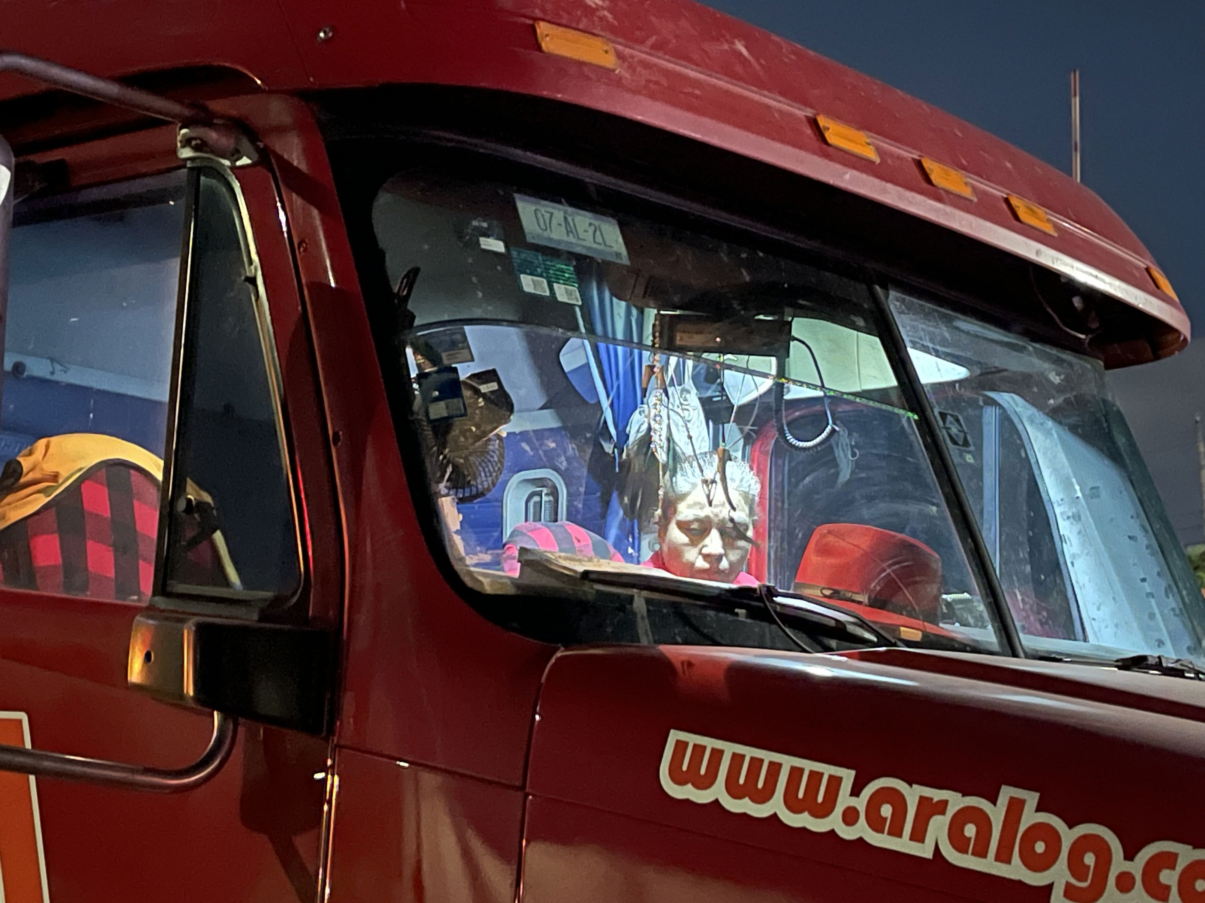 las mujeres traileras que manejan por las carreteras más peligrosas de méxico