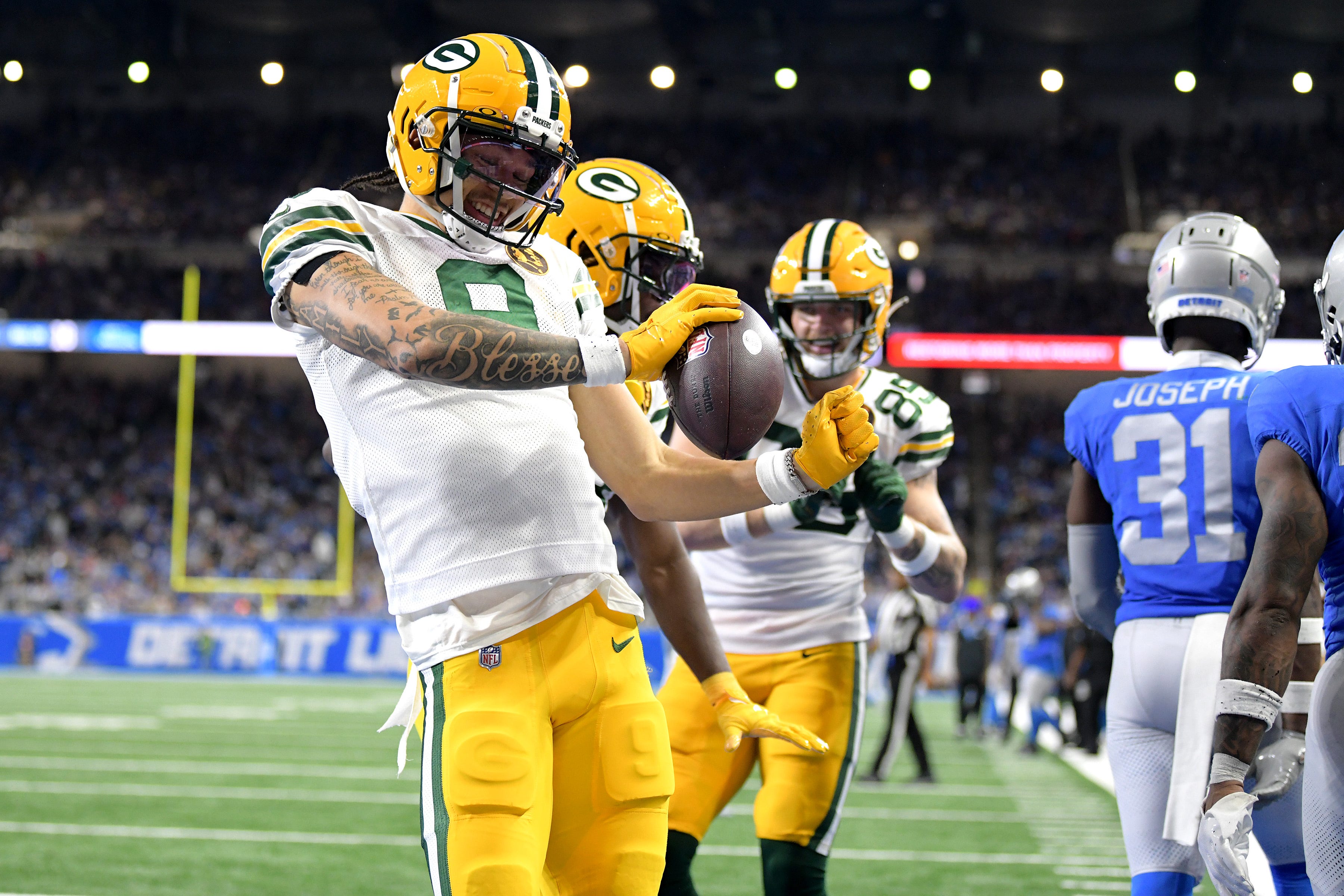 Fans on social media quickly turn on the Packers after loss to New York