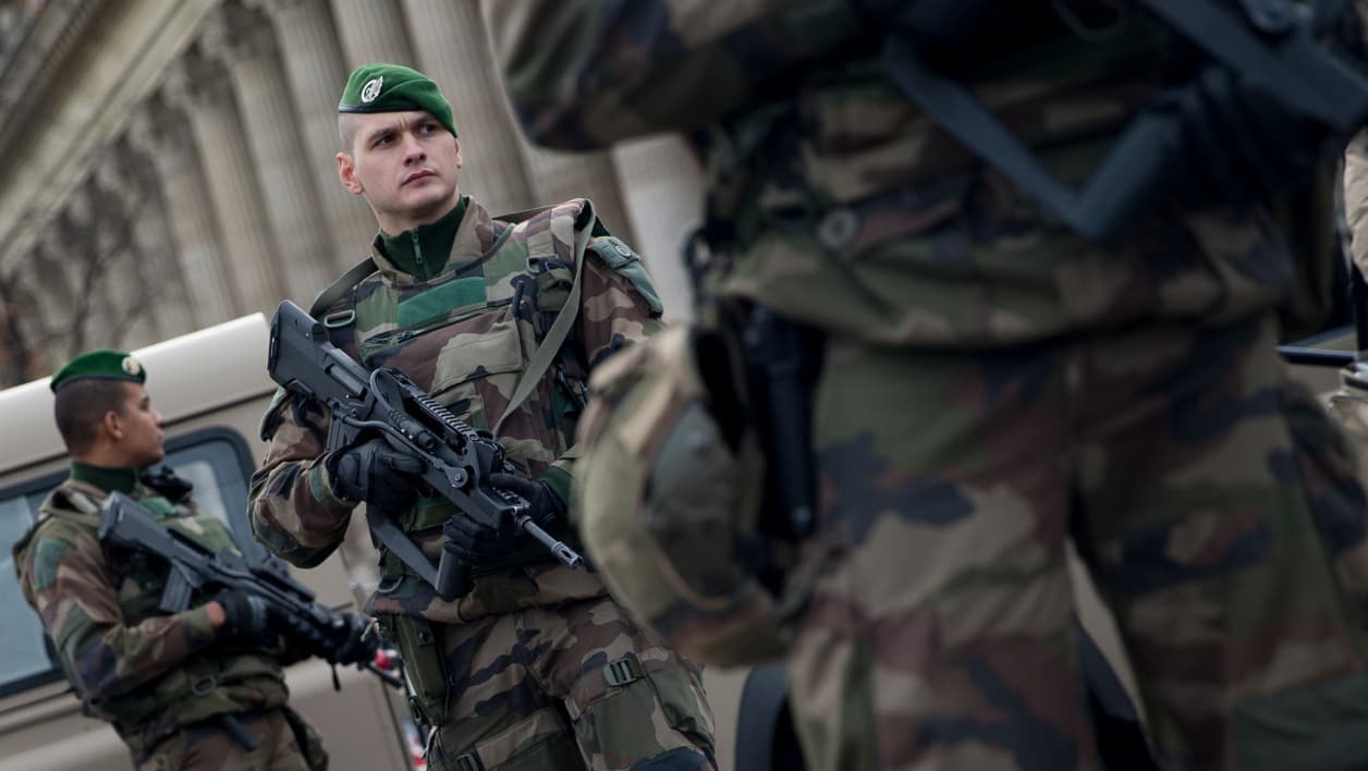 jo: au moins 15.000 militaires mobilisés à paris et en france