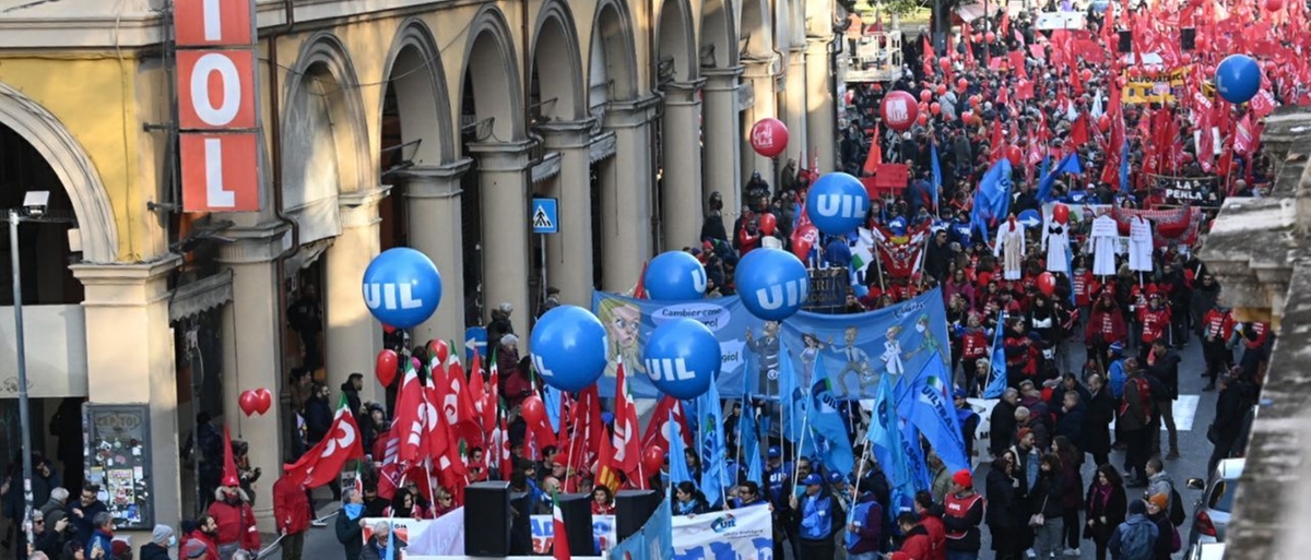 Sciopero 24 Novembre, Lavoratori In Corteo Contro La Manovra Invadono ...