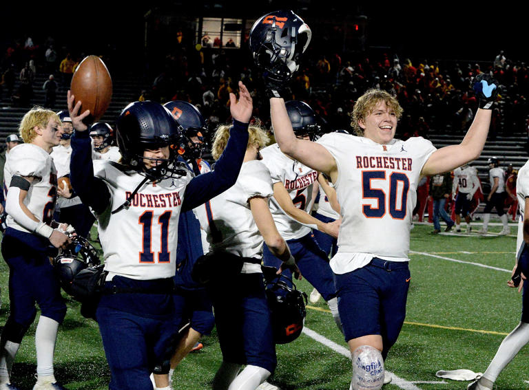 State records, upsets and more IHSA crowns its eight football state