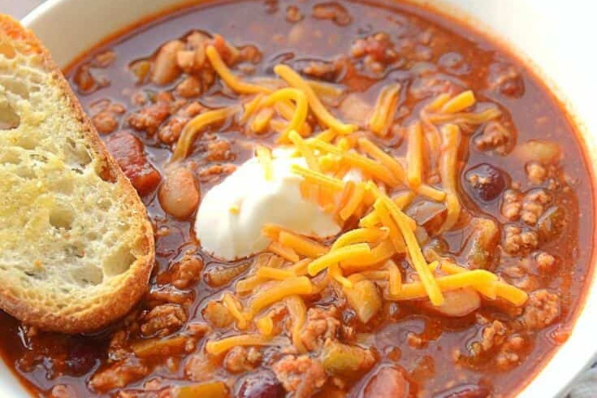 20 Fantastic Recipes To Put Your Dutch Oven To Good Use