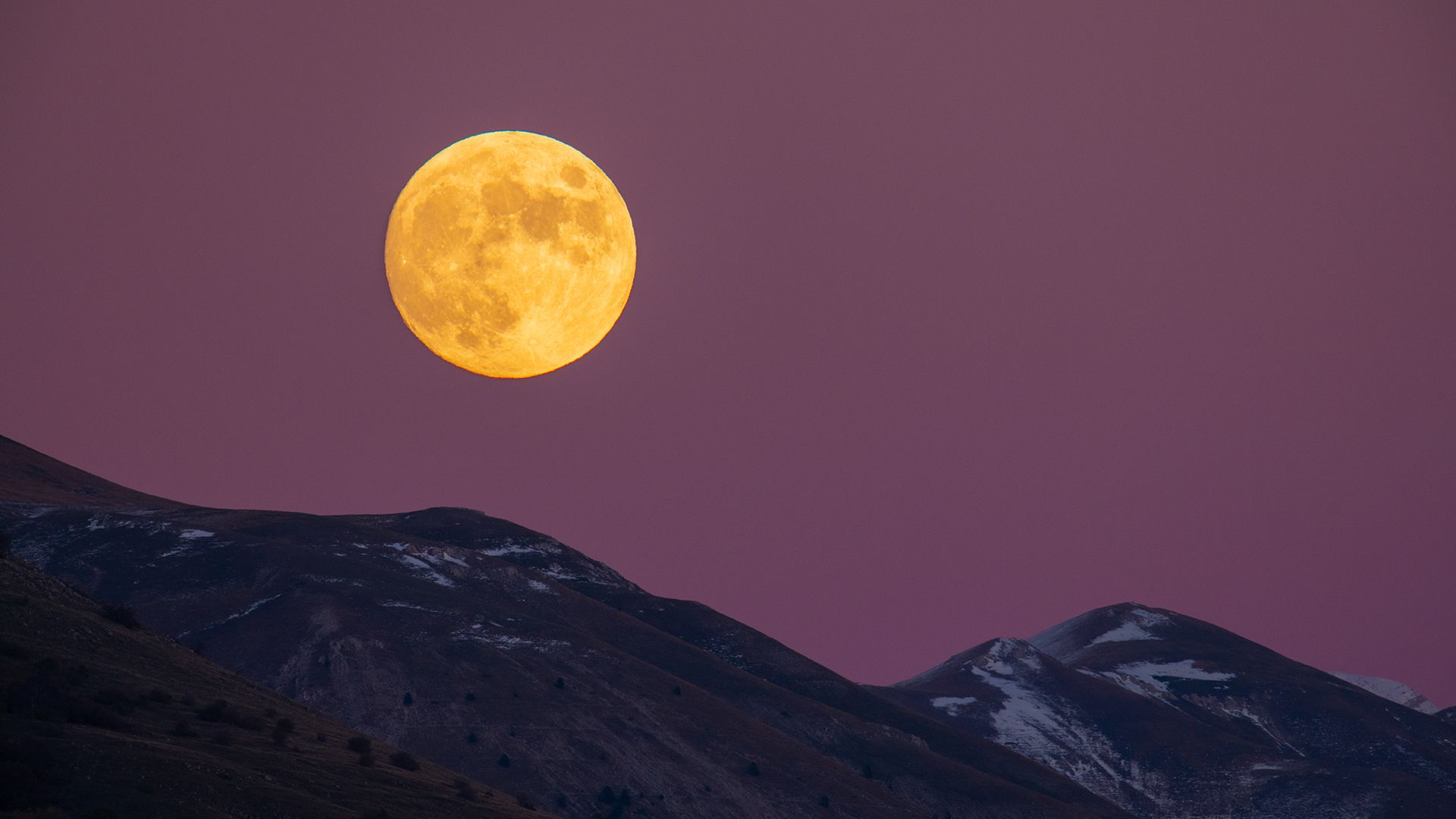 how to, the full 'beaver moon' rises next to bright jupiter this weekend. here's how to watch.