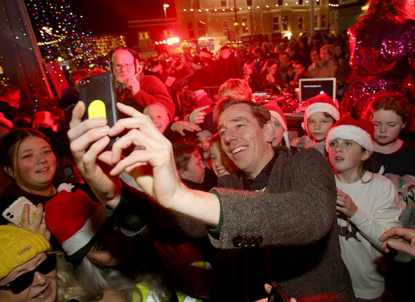 tubridy lights up clifden on toy show night