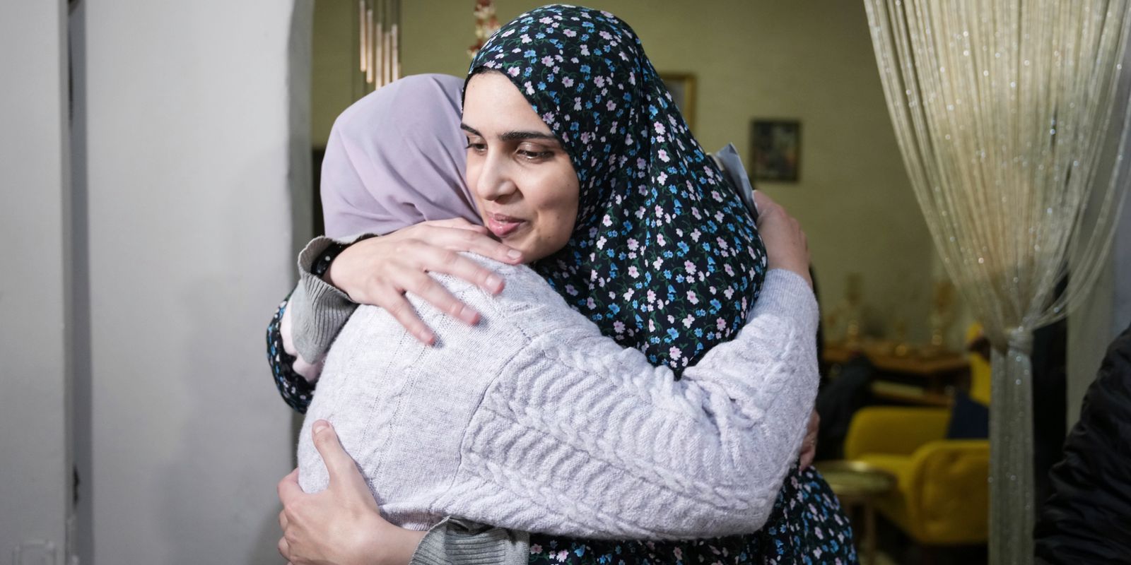 palestinska fångar återvänder hem: ”var långt från mina föräldrars kramar”