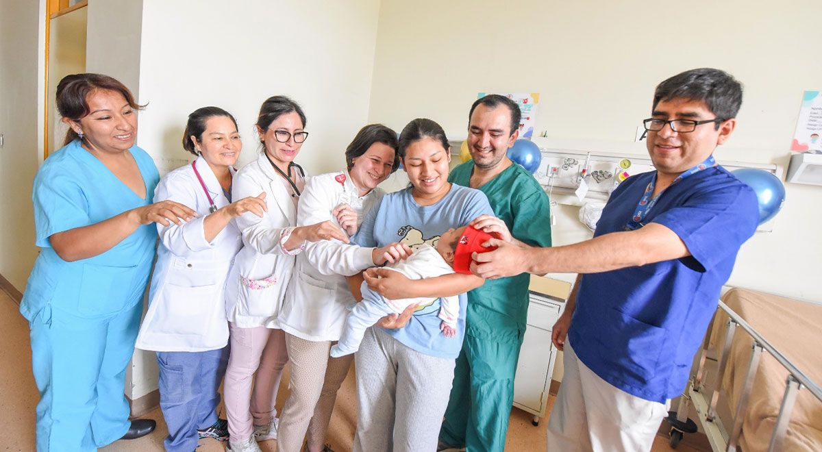 médicos del insn san borja curan arritmia cardiaca de bebé de un mes de nacido