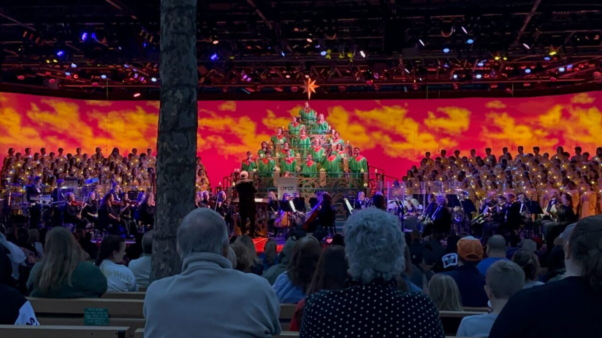 PHOTOS, VIDEO EPCOT Candlelight Processional Returns for 2023 EPCOT