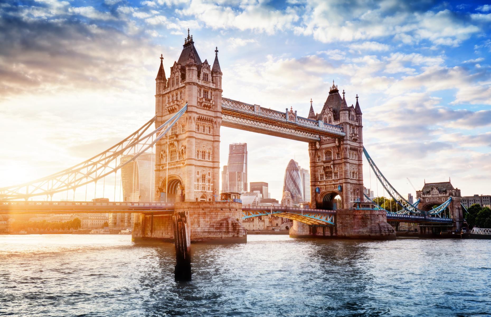 The most STUNNING bridges around the world you can walk across