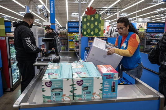 Black Friday Spending Was Strong. How People Pay for Gifts Is Upending Retailers.