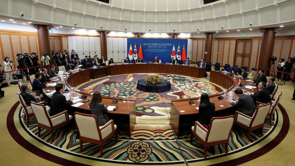 busan: la chine, la corée du sud et le japon déminent les dossiers régionaux dans la perspective d'un sommet tripartite