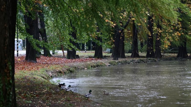 ritrovato il cadavere di un uomo nel fiume lambro a milano: senza vestiti e in avanzato stato di decomposizione