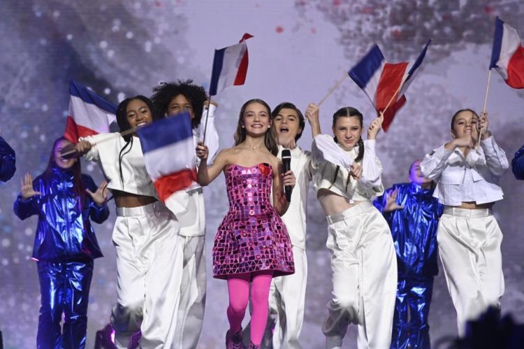 eurovision junior : la france, représentée par zoé clauzure, remporte le concours