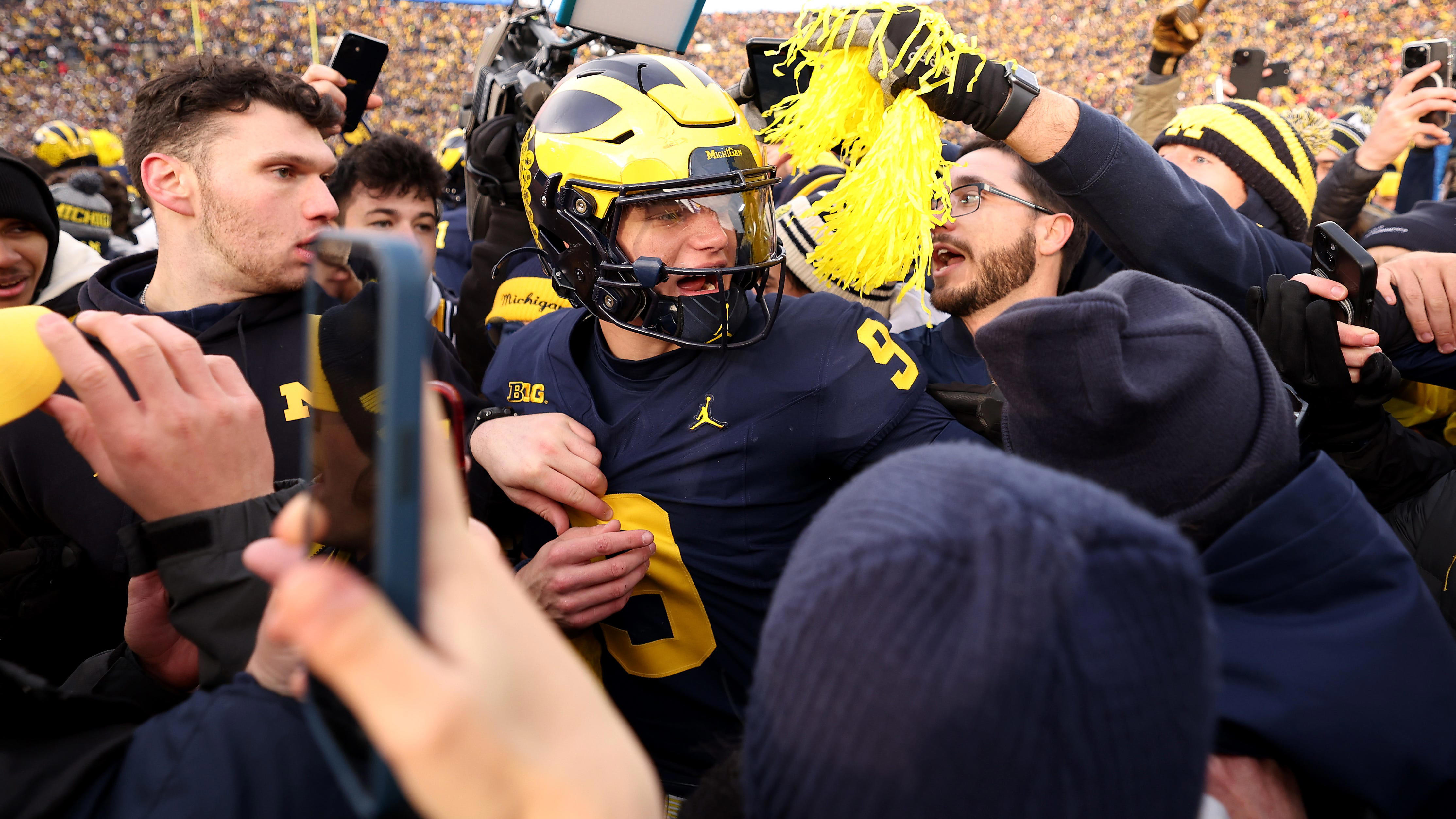 US LBM Coaches Poll: Michigan up, Ohio State down in college football  rankings