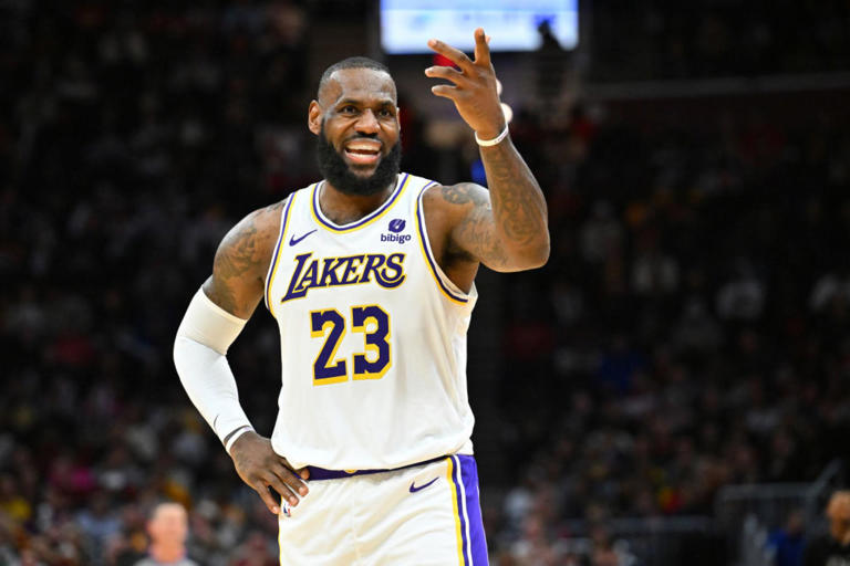 LeBron James Cherishes Return to Cleveland After Lakers' 121-115 Victory