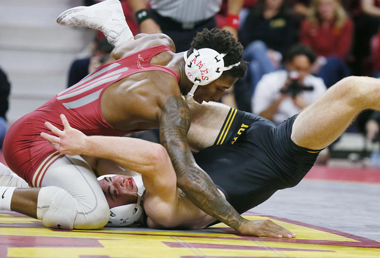 Iowa State wrestling takes care of business, defeats Cal Baptist in