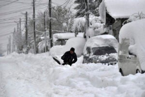 heavy snowfall hits romania, bulgaria and moldova; 1 person dead