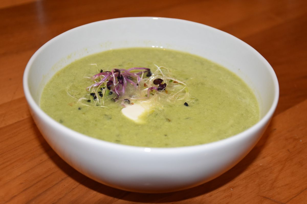 mini-grün auf der grünen suppe