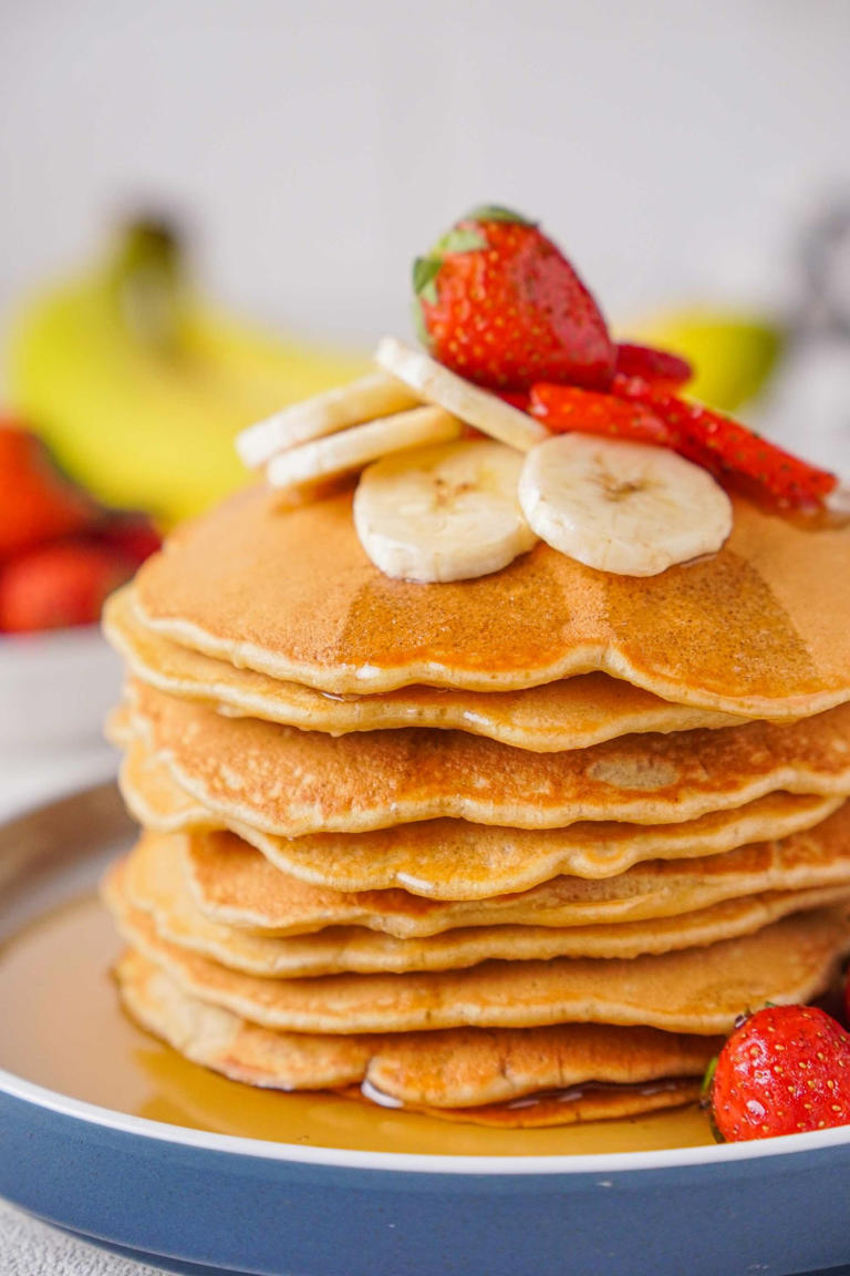 Healthy Gluten-Free Banana Oatmeal Pancakes Recipe