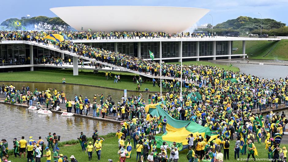 brasil: bolsonaristas exigen renuncia de magistrado moraes