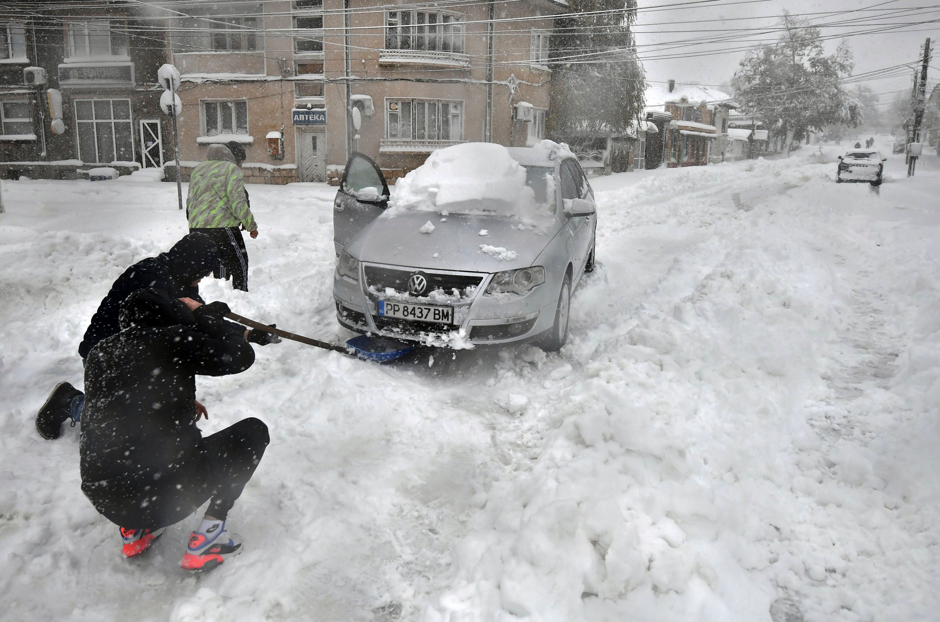heavy snowfall in europe leaves one person dead and many without electricity