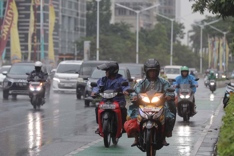 BMKG Prakirakan Hari Ini Hujan Mengguyur Mayoritas Wilayah Indonesia