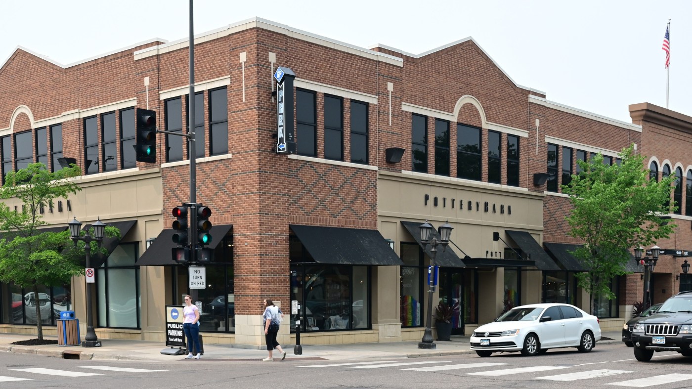 Grand Avenue S Pottery Barn To Close In Early 2024   AA1l0dKd.img