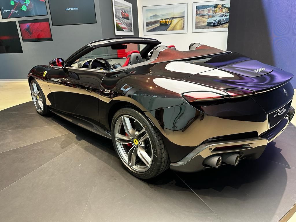 Спайдер 2023. Ferrari ROMA Spider.