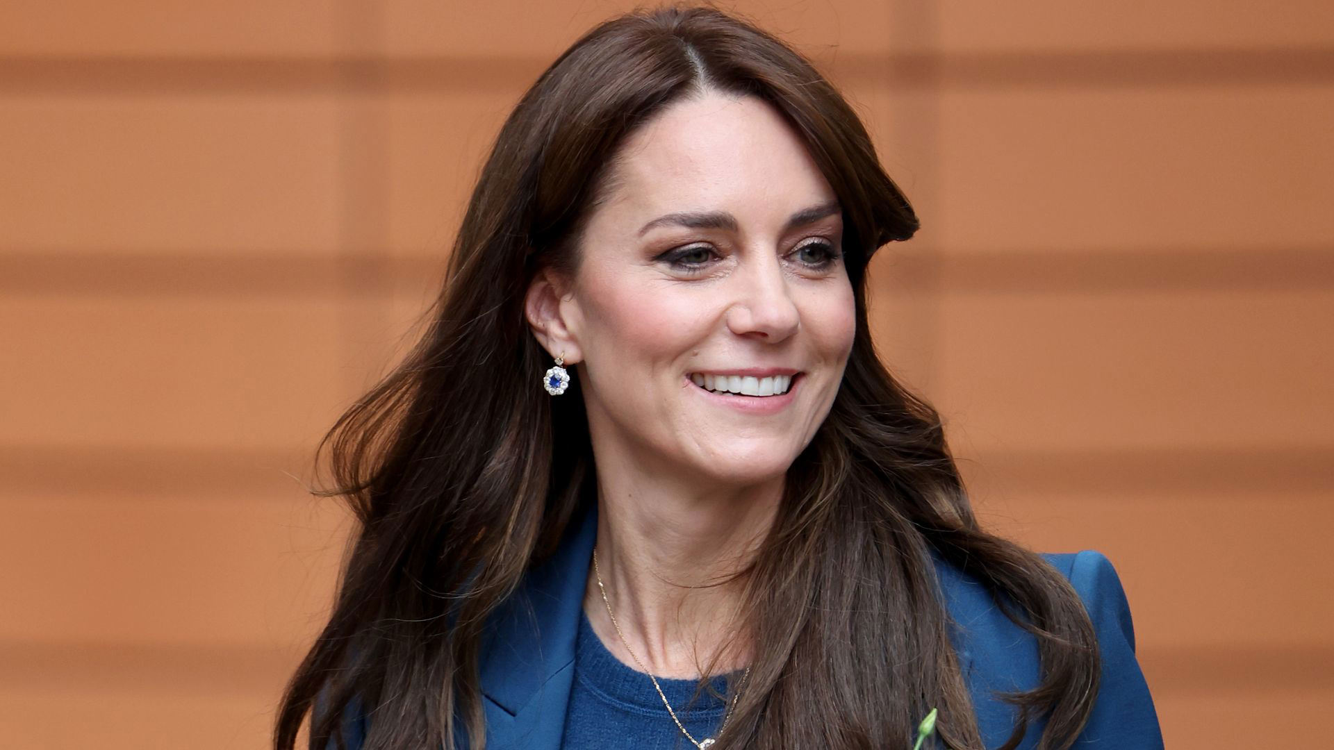 Kate Middleton banishes winter blues in head-to-toe steel blue look and ...