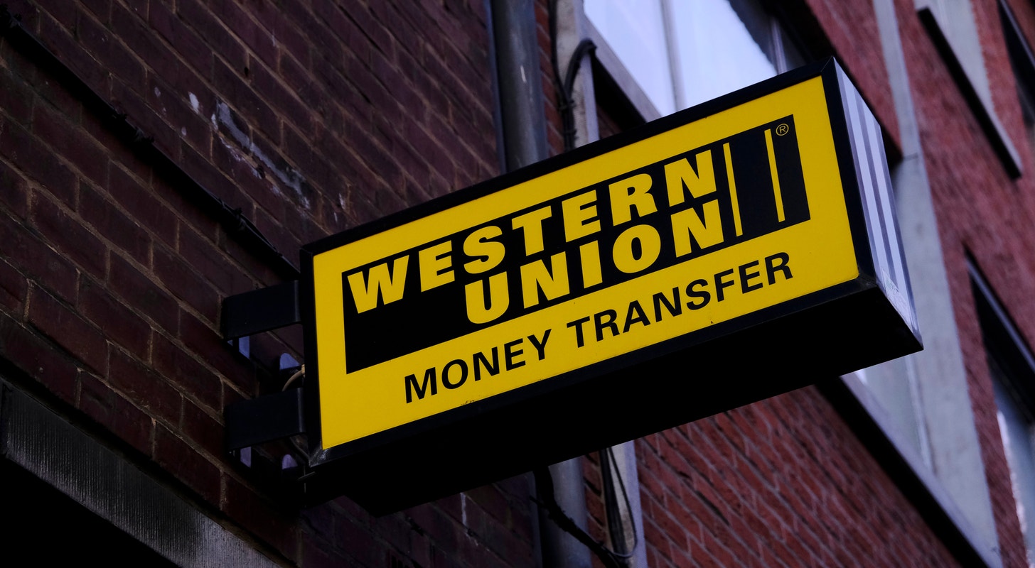 Western union. Vestrin Union. Вестерн Юнион картинки. Вестерн Юнион (Western Union).