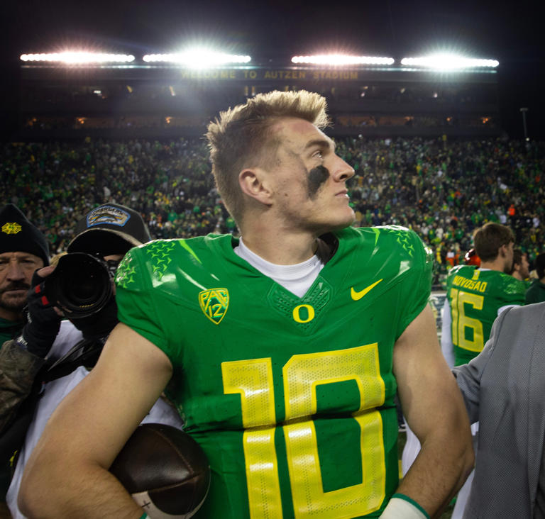 How Oregon Footballs Bo Nix Troy Franklin And More Performed During