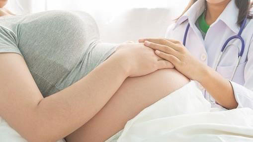 妹子墮胎2次「不知懷孕20周」！婦科醫分享4實例悲痛：時代變觀念也變了