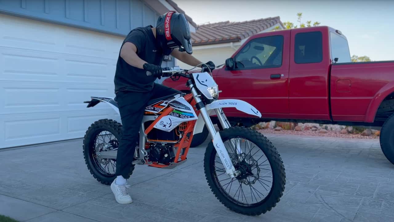 android, alien rides’ moto x electric dirtbike has gears and a clutch