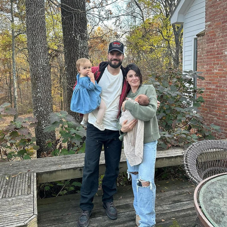 The country music star's house party just got a little bigger! He announced on Nov. 21 that their 17-month-old daughter Lucy is now a big sister .