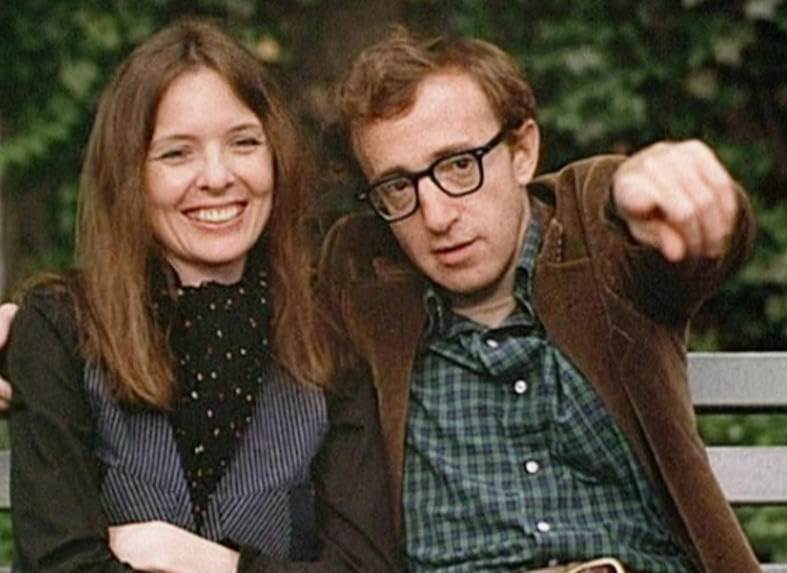 Alvy Singer, a divorced Jewish comedian, reflects on his relationship with ex-lover Annie Hall, an aspiring nightclub singer, which ended abruptly just like his previous marriages.