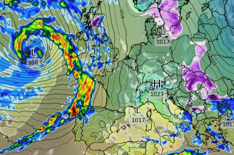 ireland storm forecast as dramatic weather maps show gigantic wall of rain approaching