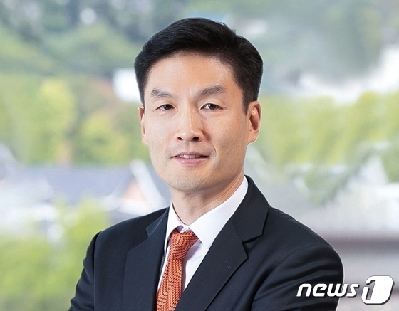 세번째 한국인 icc 재판관 탄생…백기봉 김앤장 변호사 선출