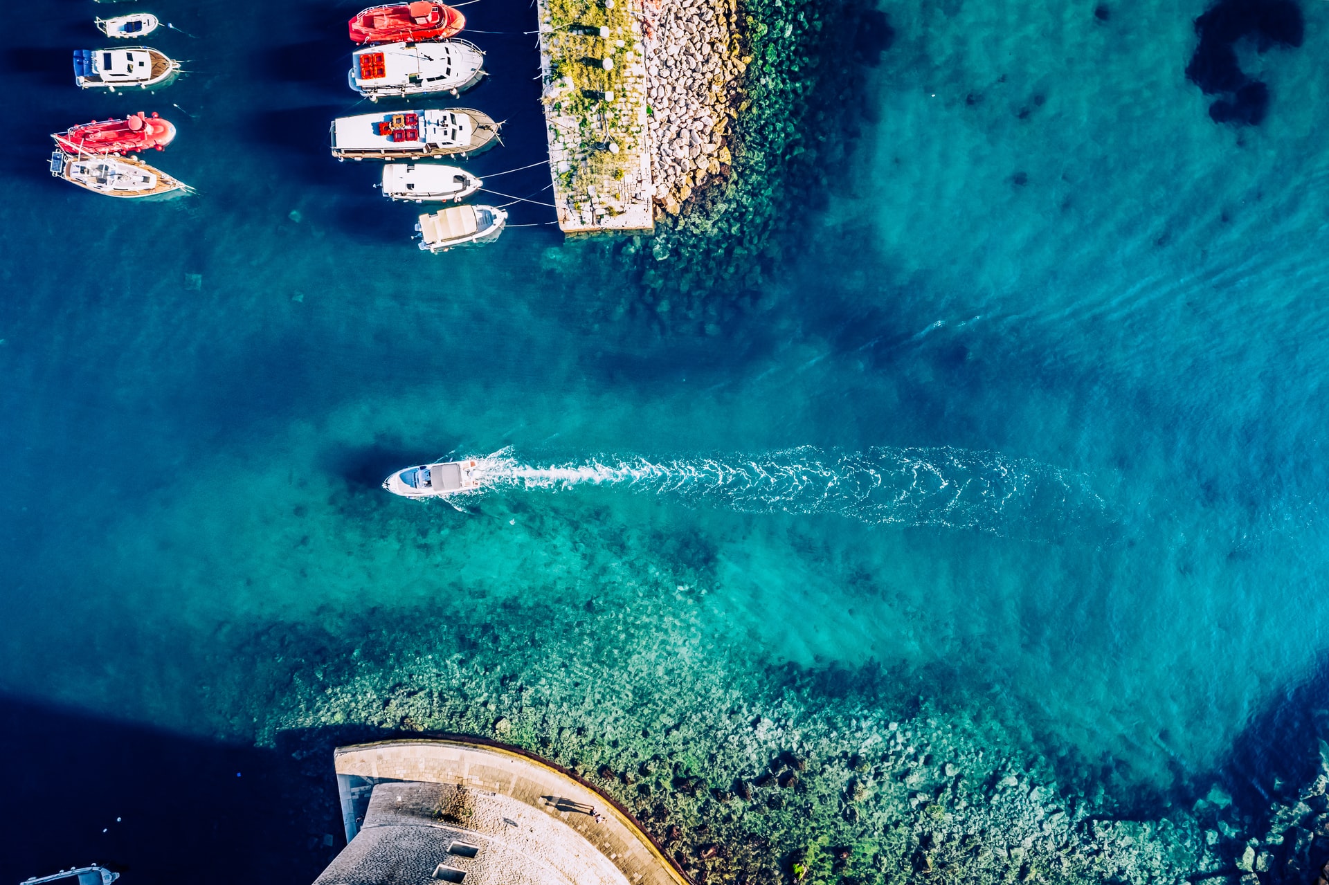 <p>One of the most beautiful cities in the world that is worth seeing from an incredible kayak tour. The itinerary will take you to the fortress of the city and Lokrum island offering you some spectacular views from the sea that you will remember forever.</p> <p>Image: Unsplash - Lucian Petronel Potlog</p>