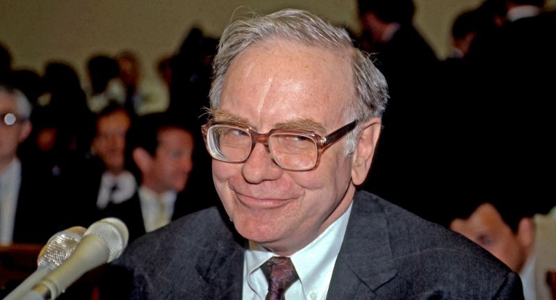 <p>Warren Buffett consistently ranks among the wealthiest individuals globally, boasting an estimated net worth of around $112 billion. Yet, unlike his close friend Bill Gates, Buffett doesn’t call a lavish $100 million lakeside mansion his home. Even for those of us whose fortunes won’t ever breach the billion-dollar mark, let alone touch $100 billion, there are valuable lessons to glean from Buffett’s modest approach to money.</p><p>Here are some insightful tips inspired by the Oracle of Omaha’s prudent financial habits.</p>
