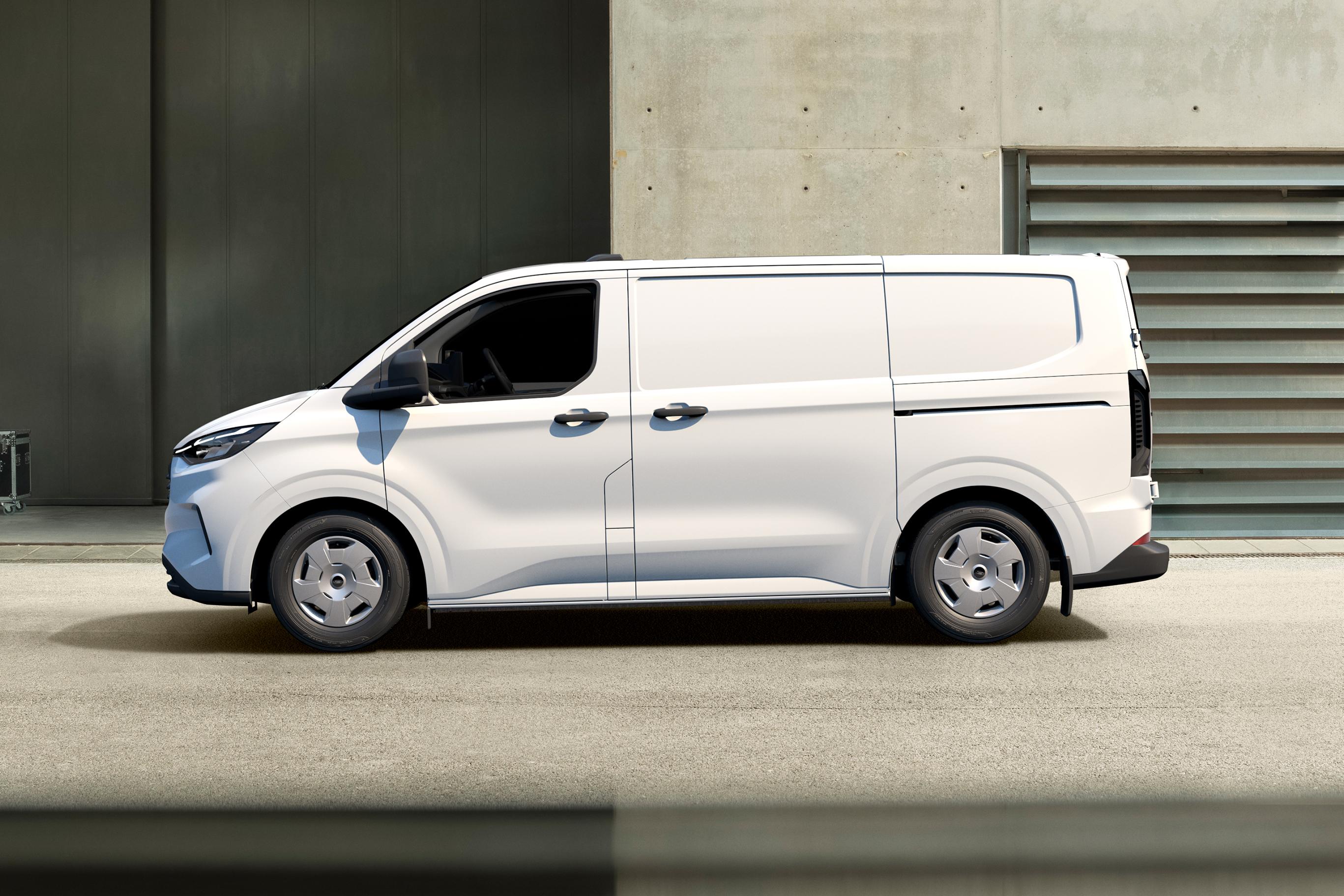 2024 Ford Transit Custom Price And Specs   AA1l7Bv6.img