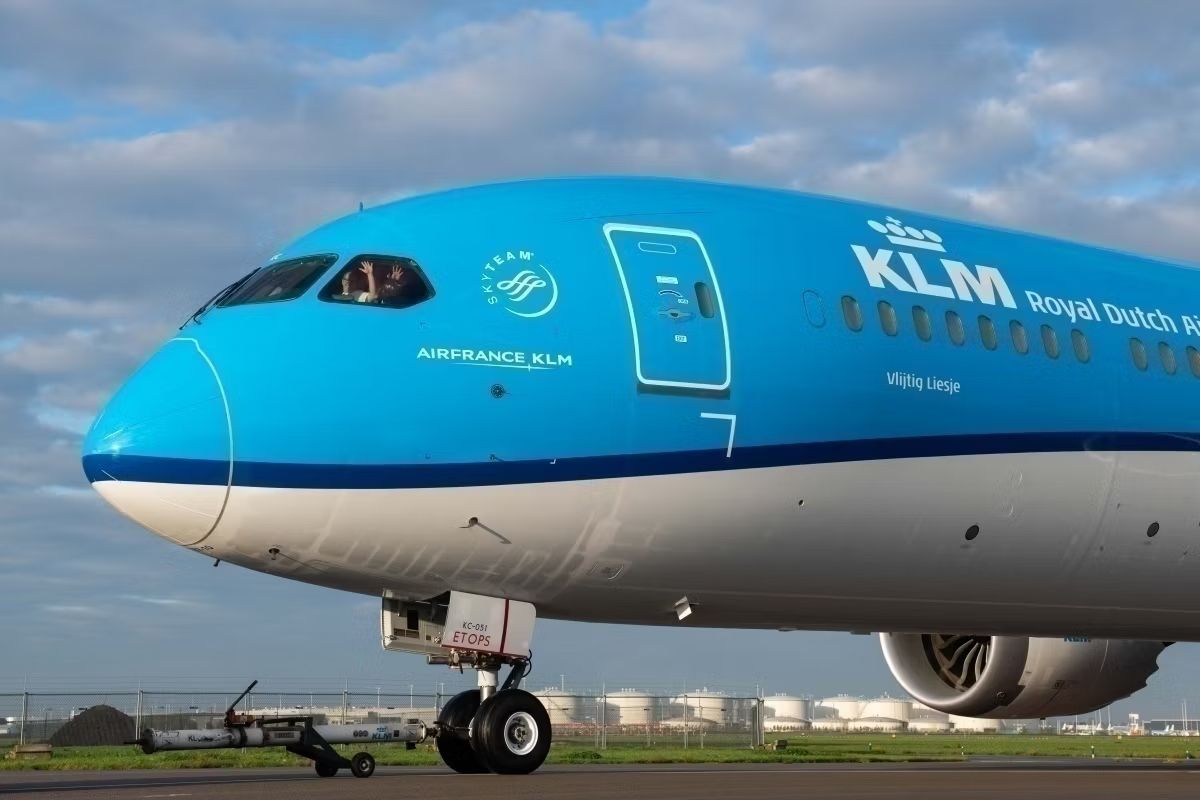 Боинг 787 10 КЛМ. Боинг 787 Дримлайнер KLM. Боинг 787-8 ливрея KLM. Боинг 787 9 эксплуатанты.