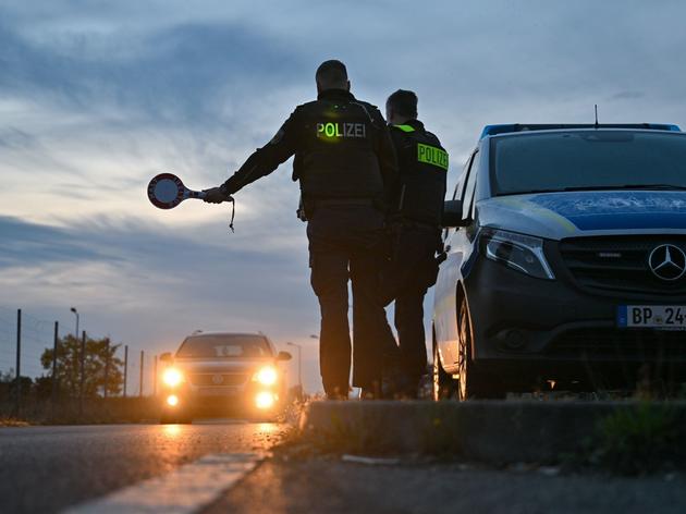 Weniger Unerlaubte Einreisen: Domino-Effekt Durch Kontrollen