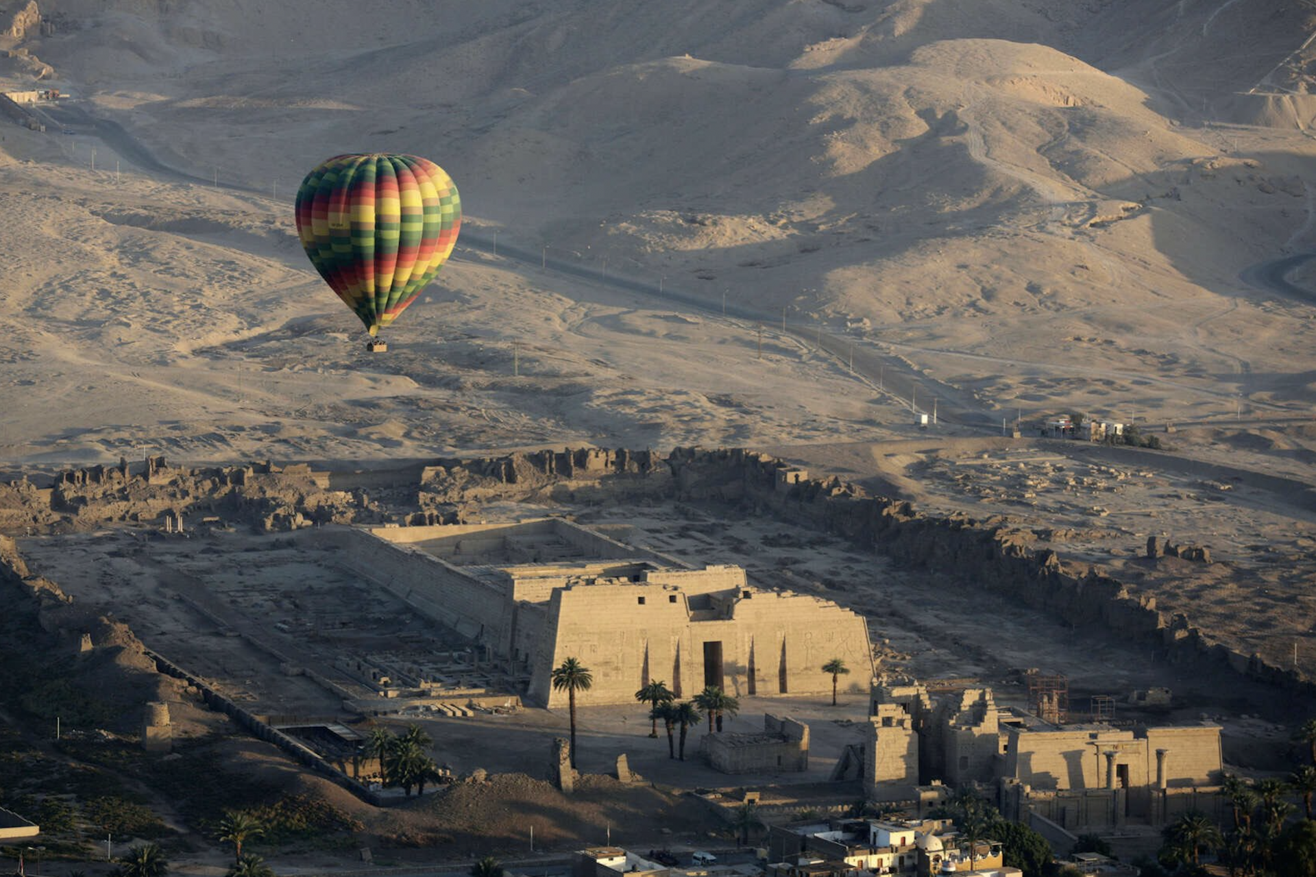 <p>Luxor is already an incredible city on foot, so imagine seeing it from the air. The ride in a hot air balloon is worth the money.</p> <p>Image: Twitter - Air Balloon Luxor</p>