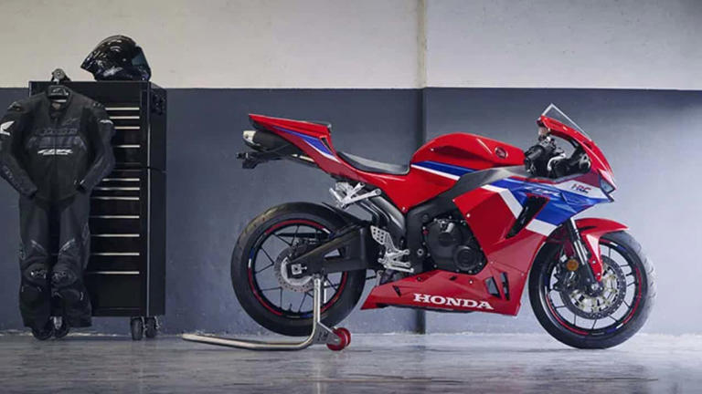 Ask RideApart What’s The Difference Between The Honda CBR650R And