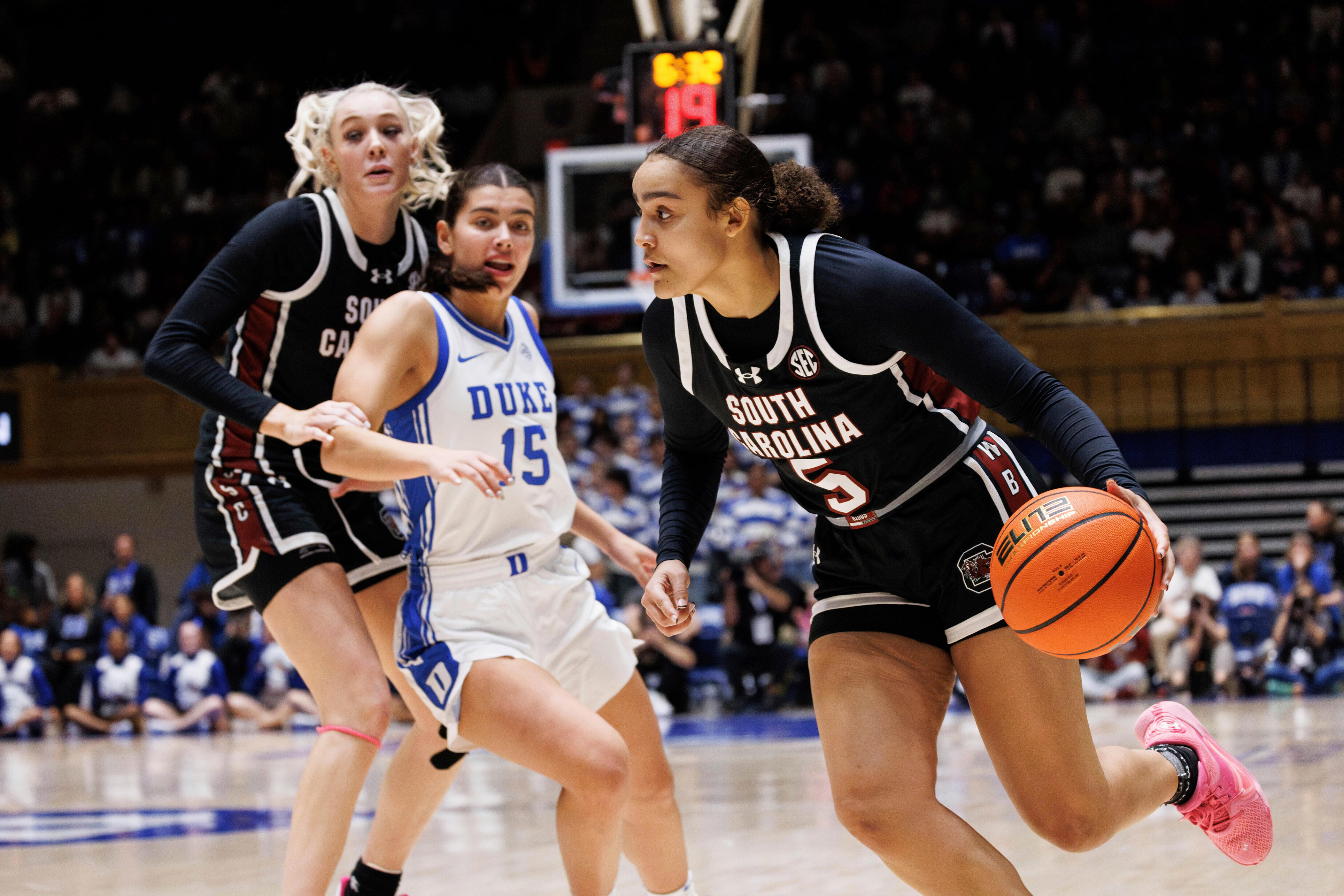 South Carolina women's basketball routs Morgan State 104-38 led by ...