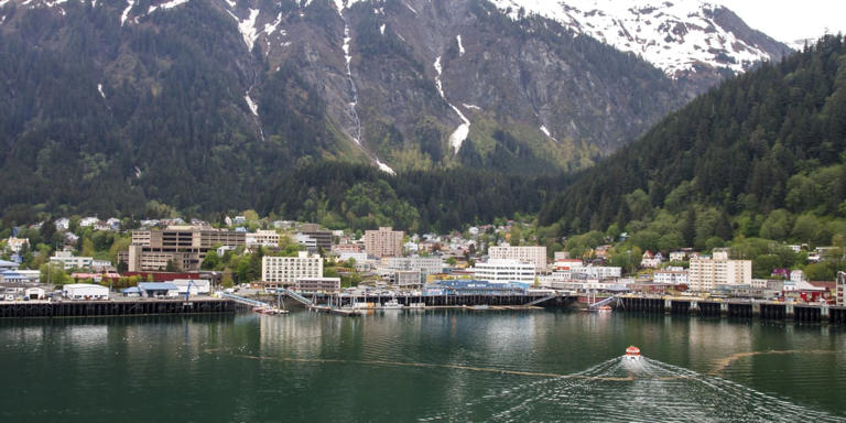The 5 best places to live in Alaska