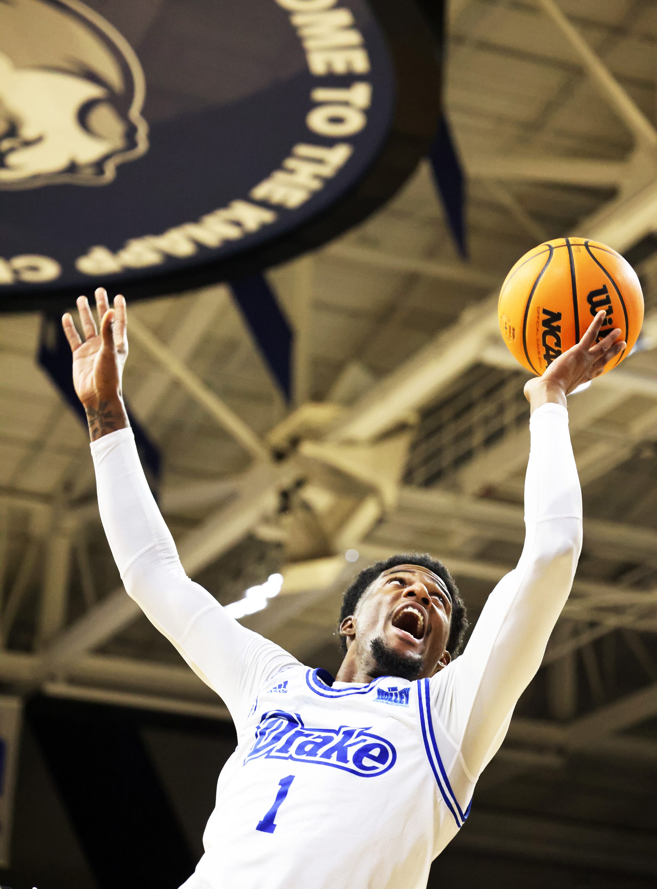 Drake Men's Basketball Team Rolls To Easy Victory Despite Tucker ...