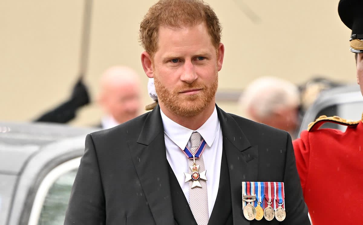 el príncipe harry asegura que se sintió ‘forzado’ a abandonar su puesto en la familia real