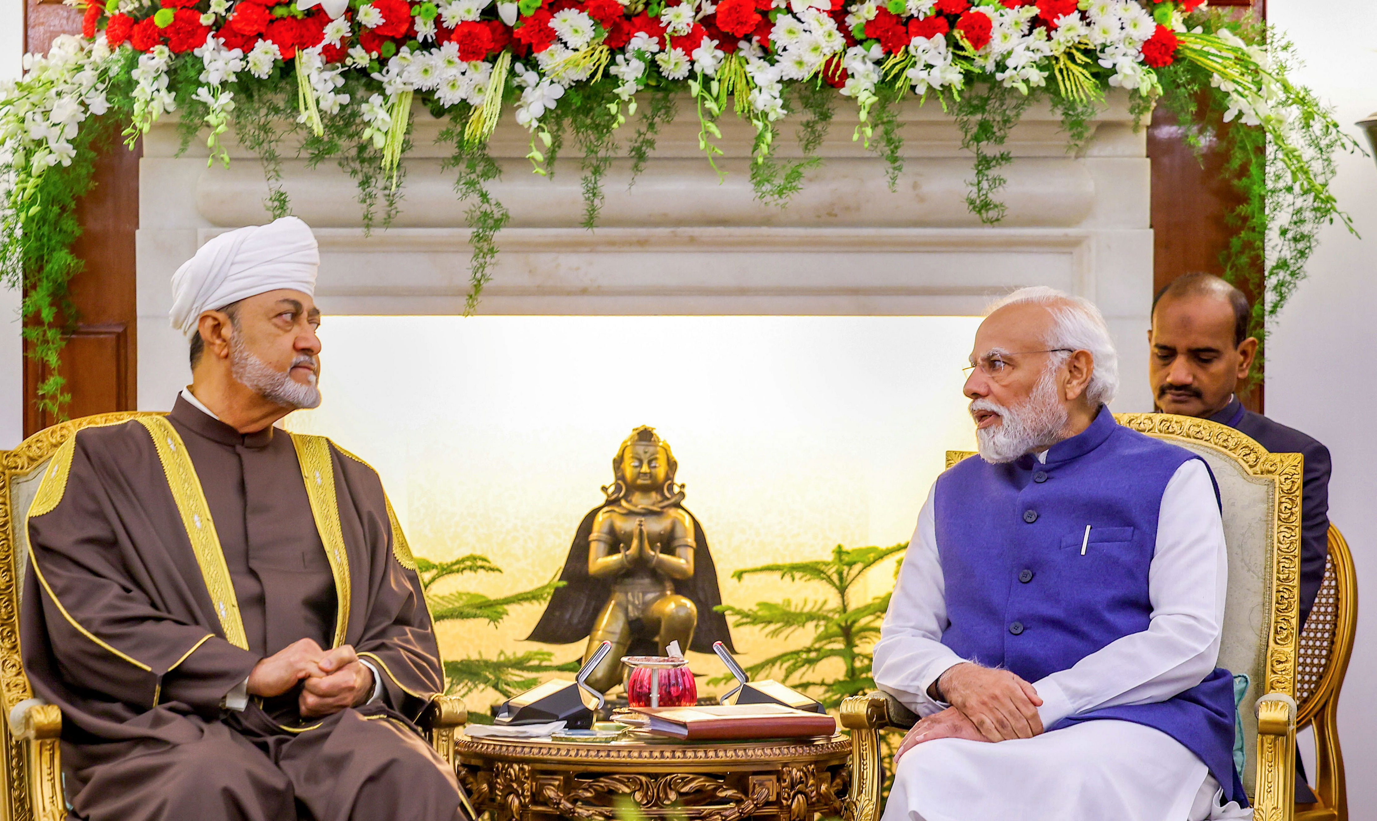 India Oman Adopt Vision Document To Expand Ties 1251