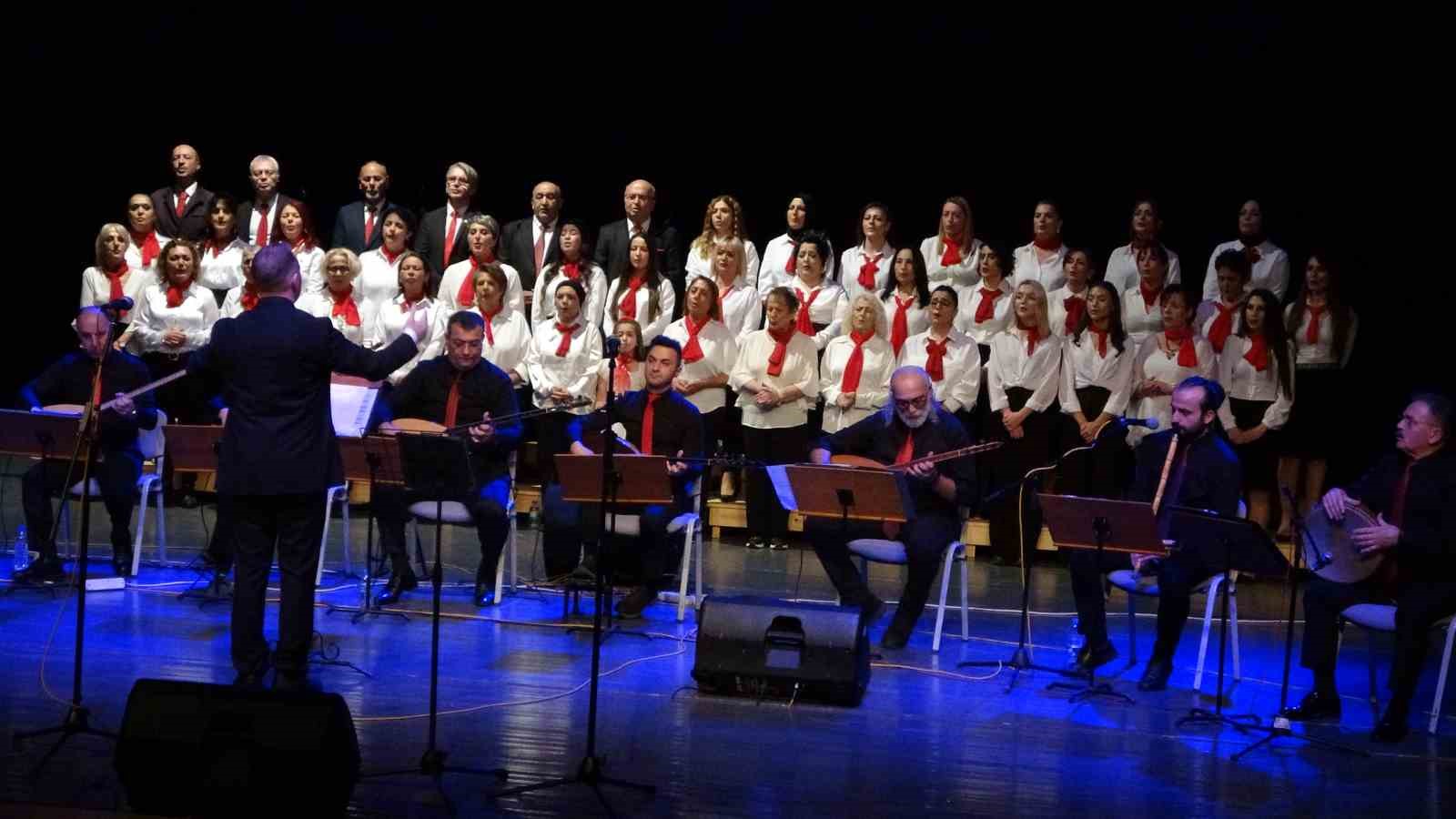 sinop’ta cumhuriyet’in 100. yılına özel halk müziği konseri düzenlendi